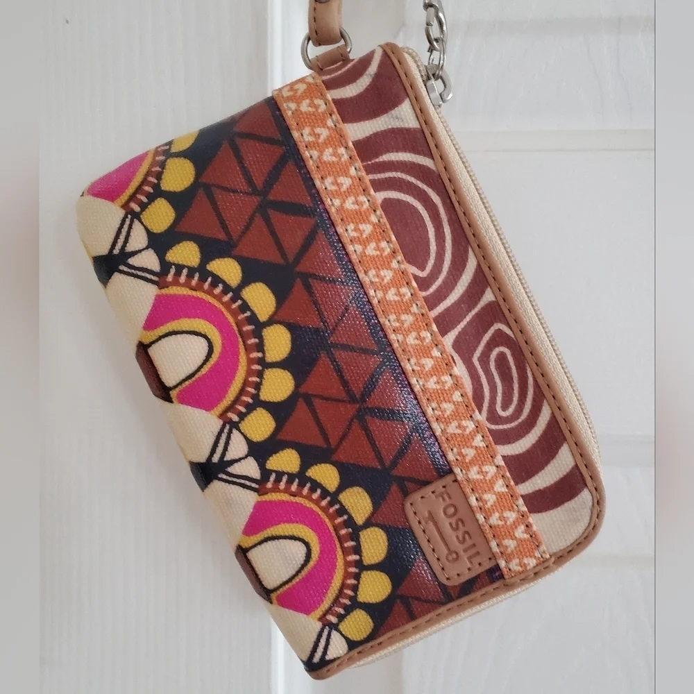 Fossil Key-per wristlet wallet zip around coated canvas 4”X6” leather strap